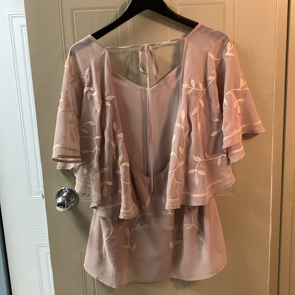 BKE Boutique Ladies light pink top - Picture 2 of 6